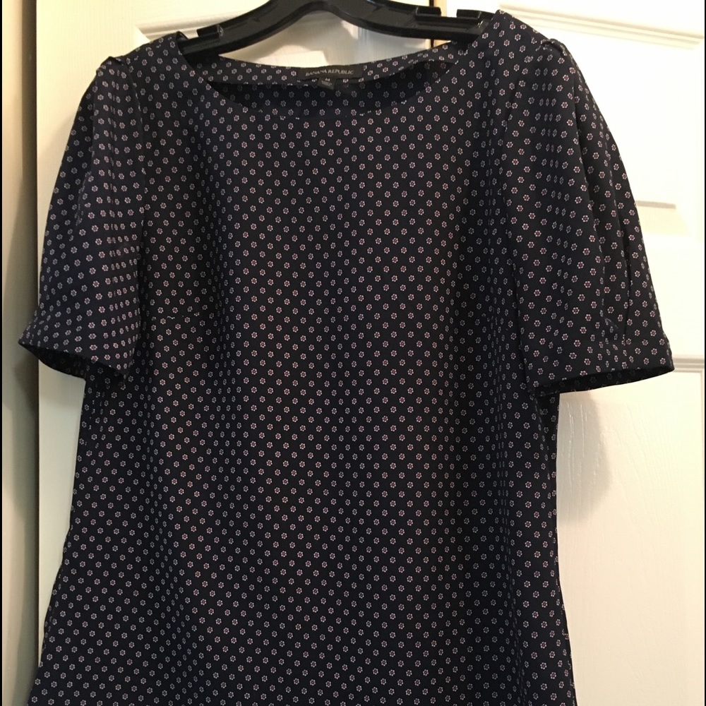 EUC Size M Banana Republic navy blouse